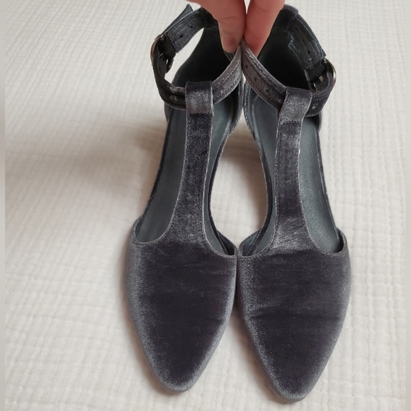 SILENT D Anthropologie Grey Velvet Velour Shoes Heels Size 39 Classic Boho Chic - Picture 5 of 12